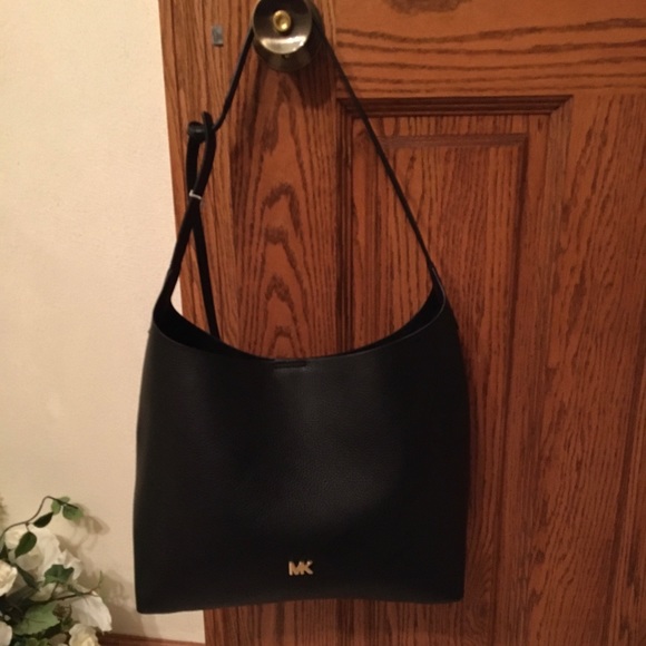 SOLD MICHEAL KORS BlackJunior Medium Bag - Picture 3 of 7